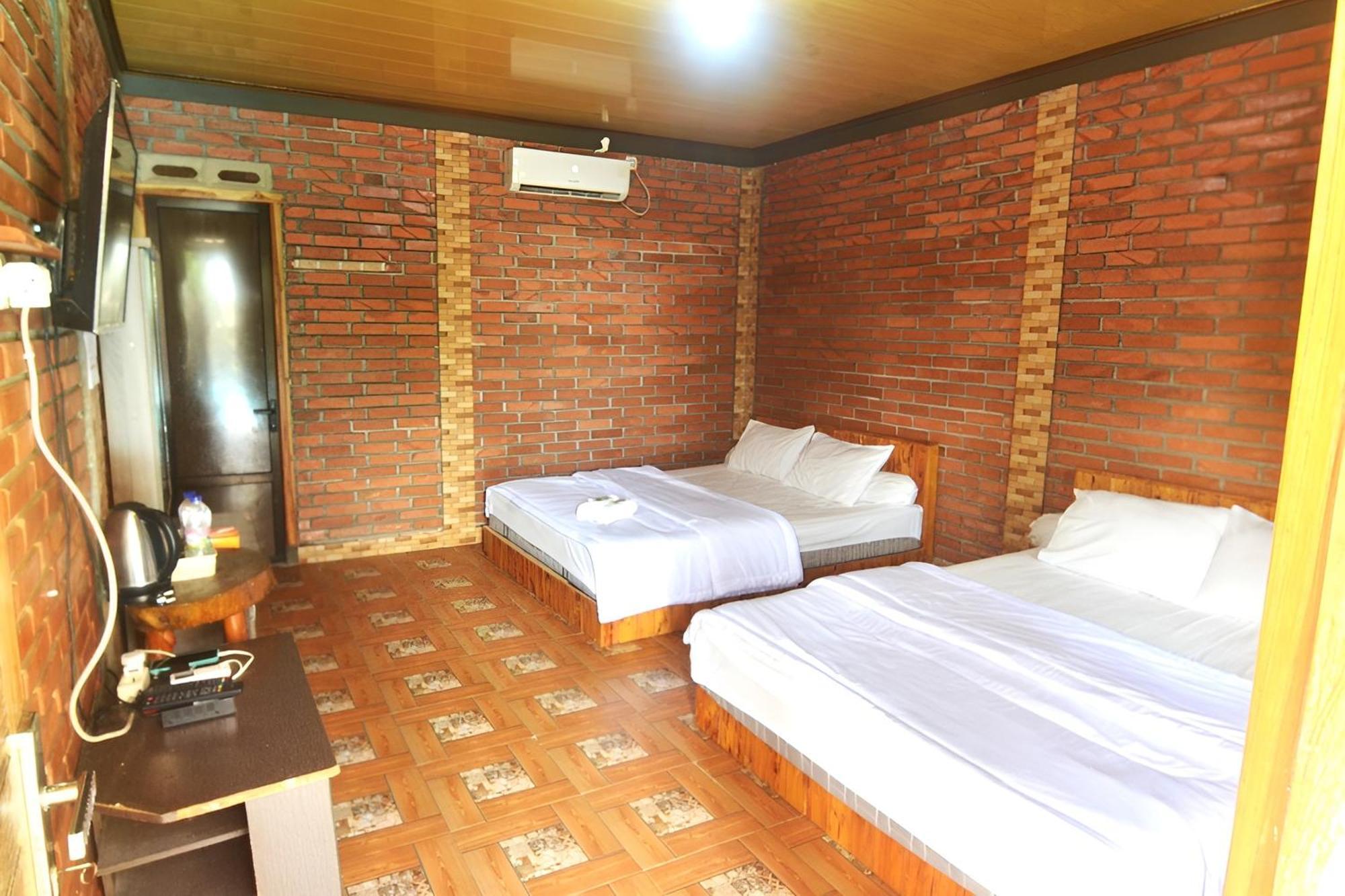 Villa Kopiori Yogyakarta Exterior foto