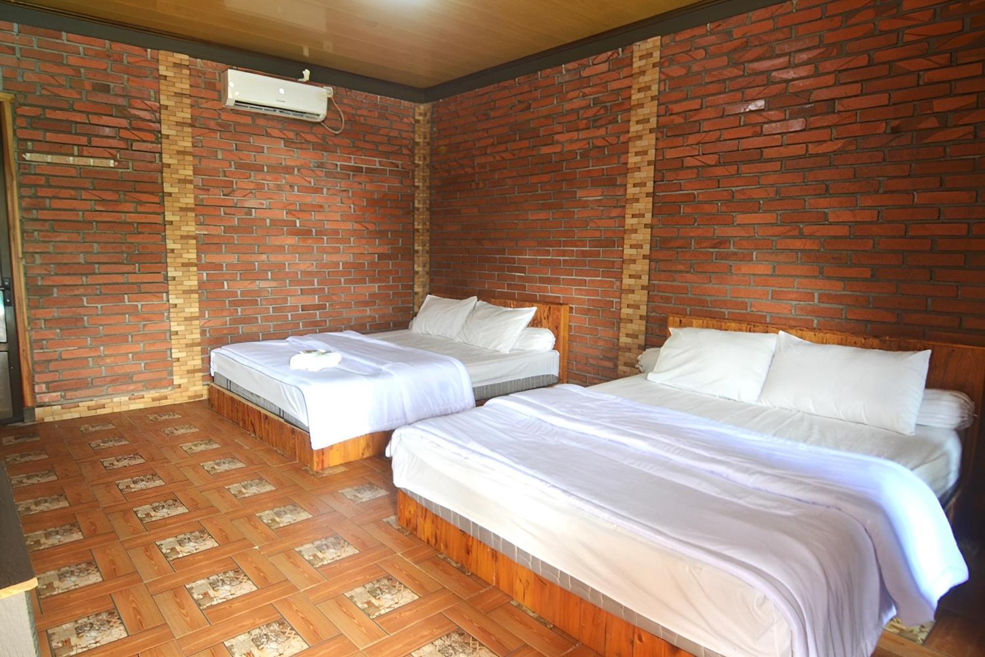 Villa Kopiori Yogyakarta Exterior foto